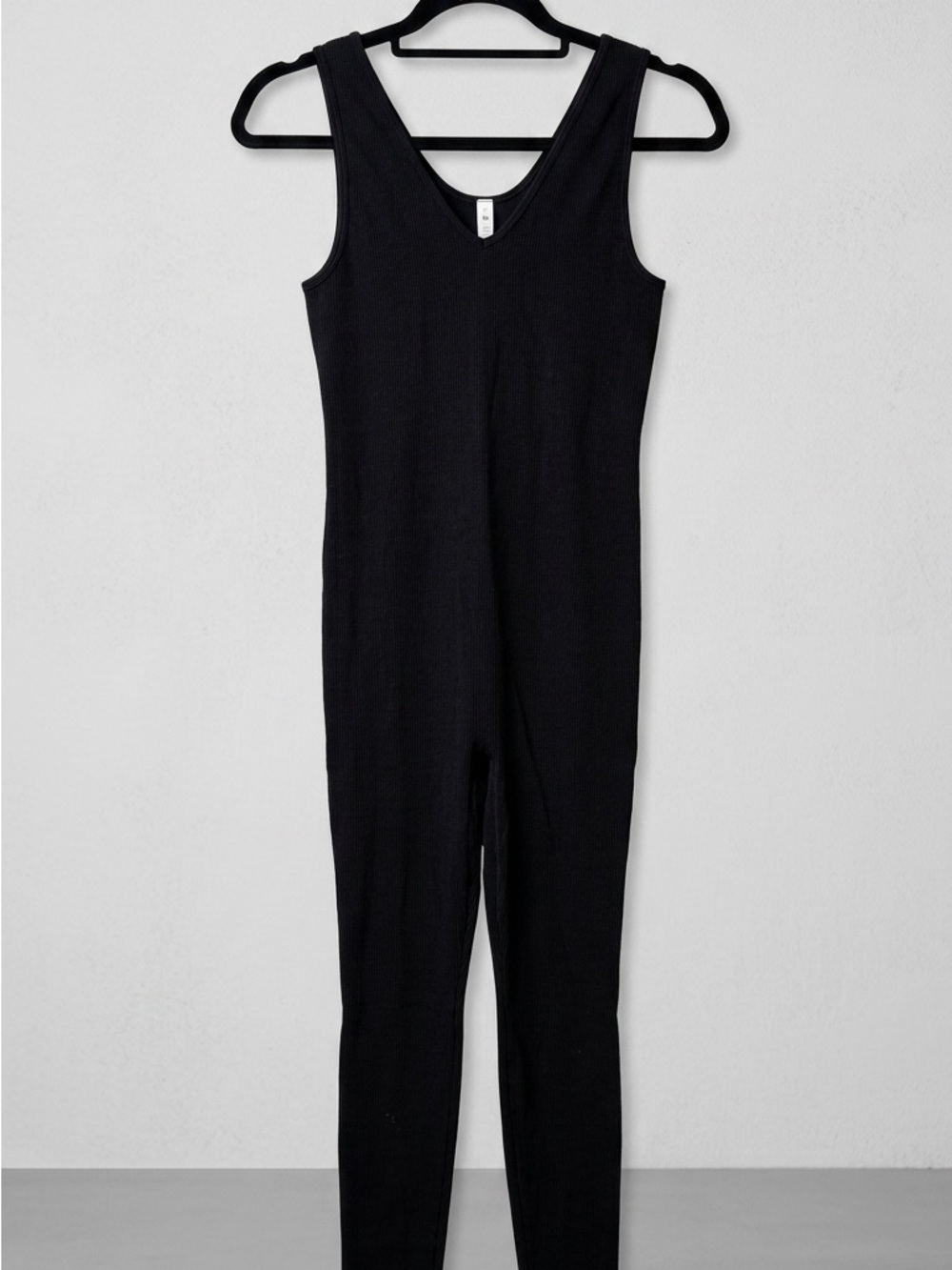 Zenana Outfitters Black Sleeveless V‑Neck Jumpsuit